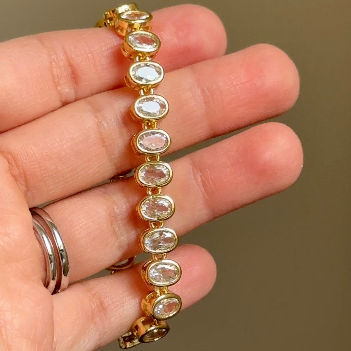 Oval & Round Bezel Tennis