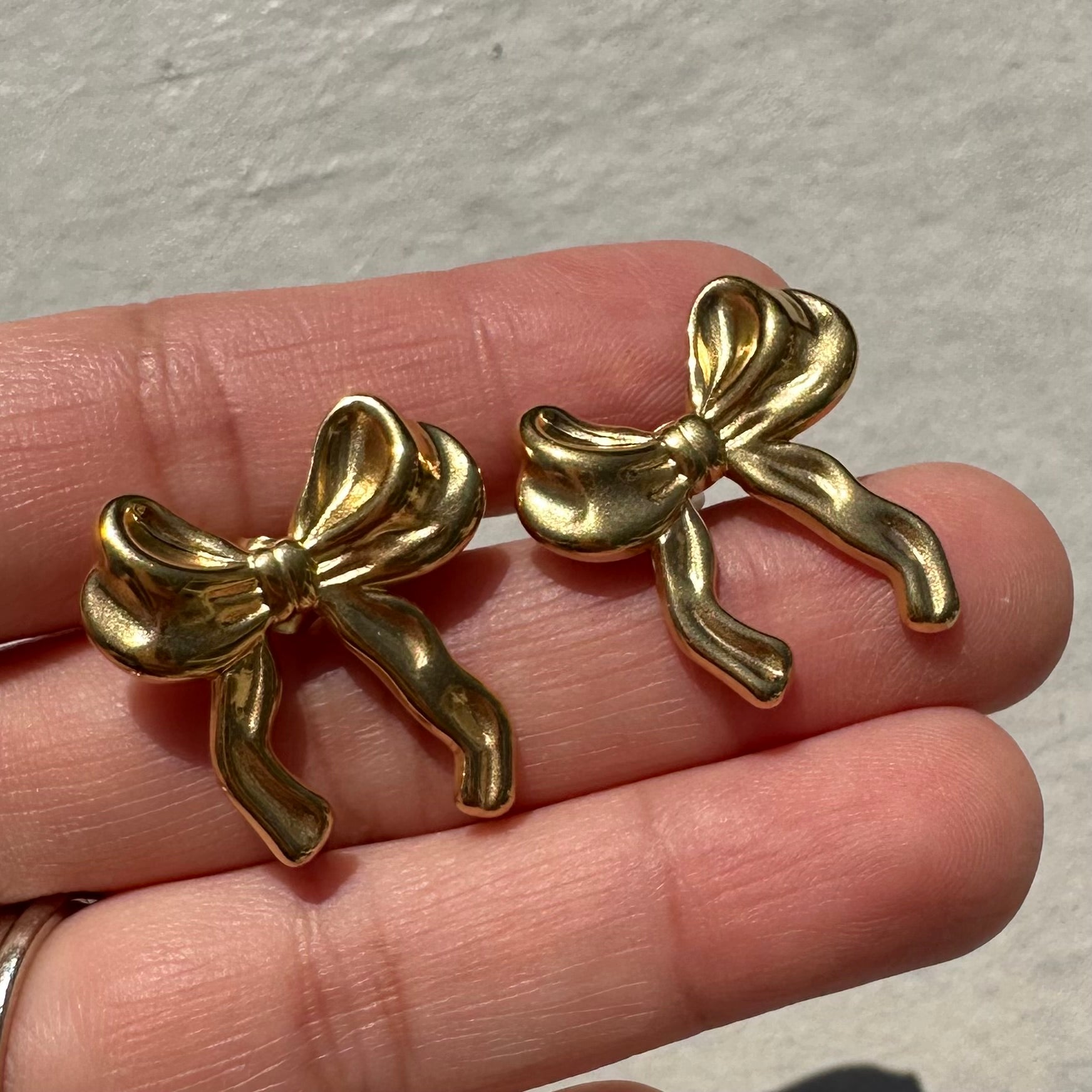 Baby golden bows