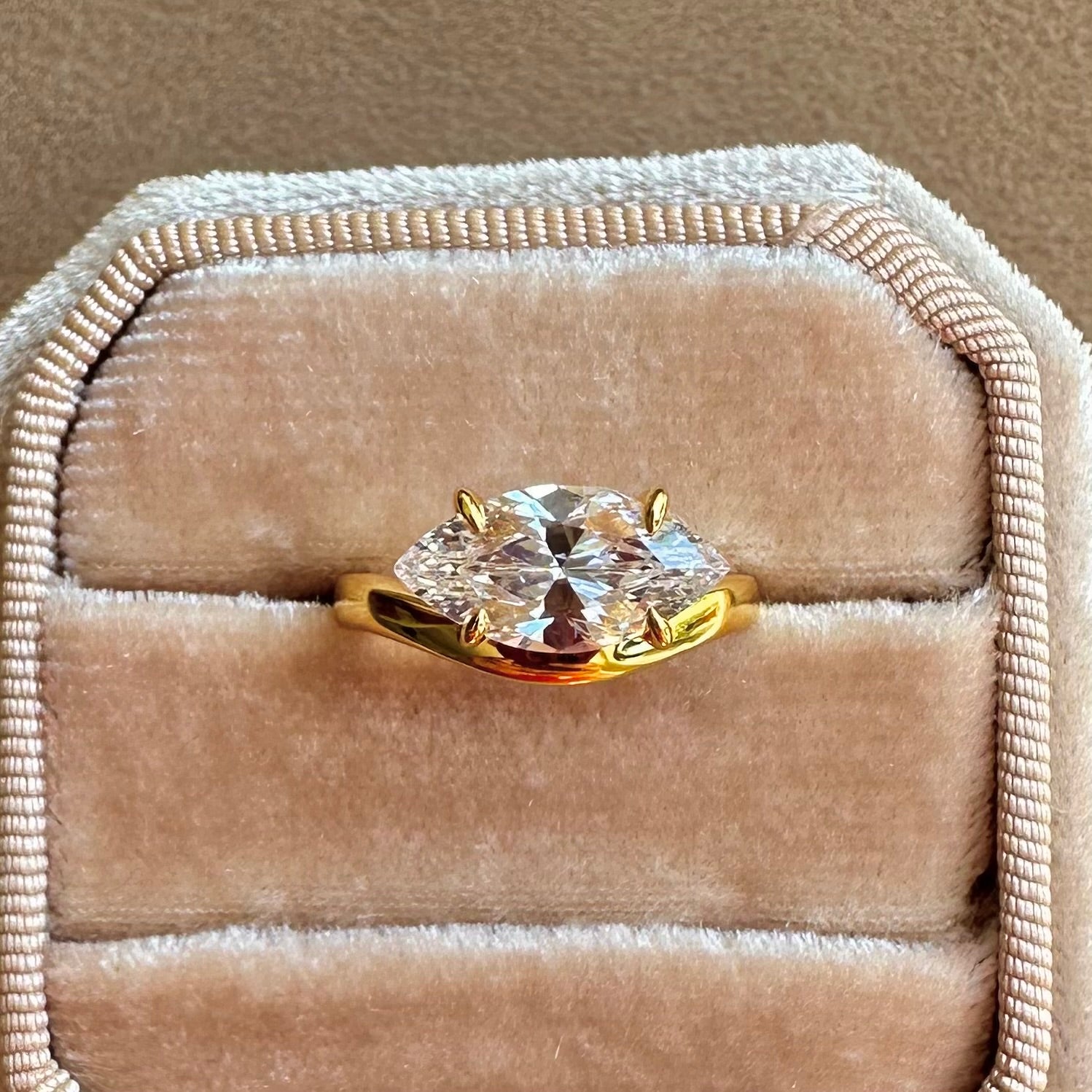 Floater Ring - Marquise