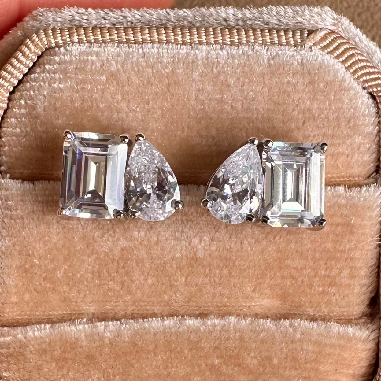 Toi et Moi Earrings | Emerald & Pear Cut CZ