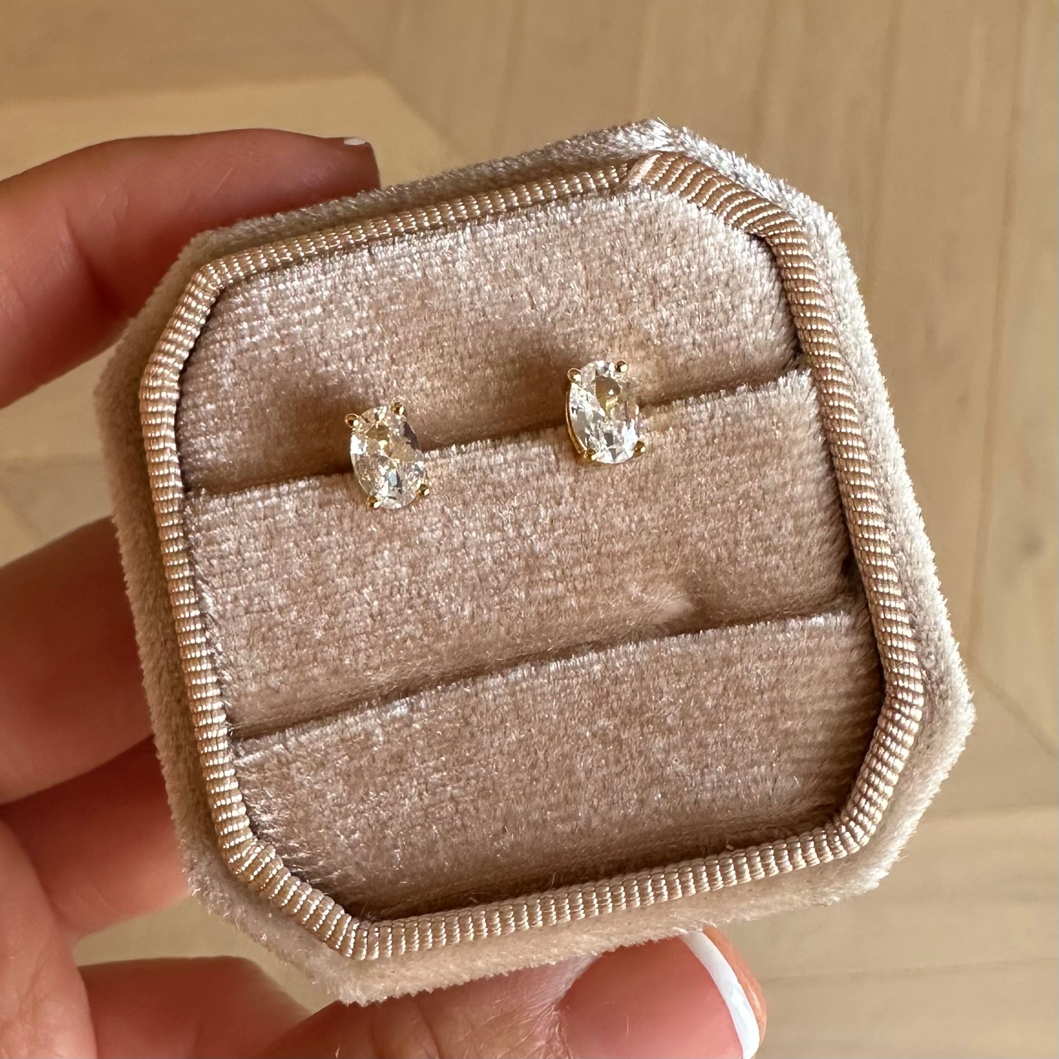 Oval Cut Stud Earring