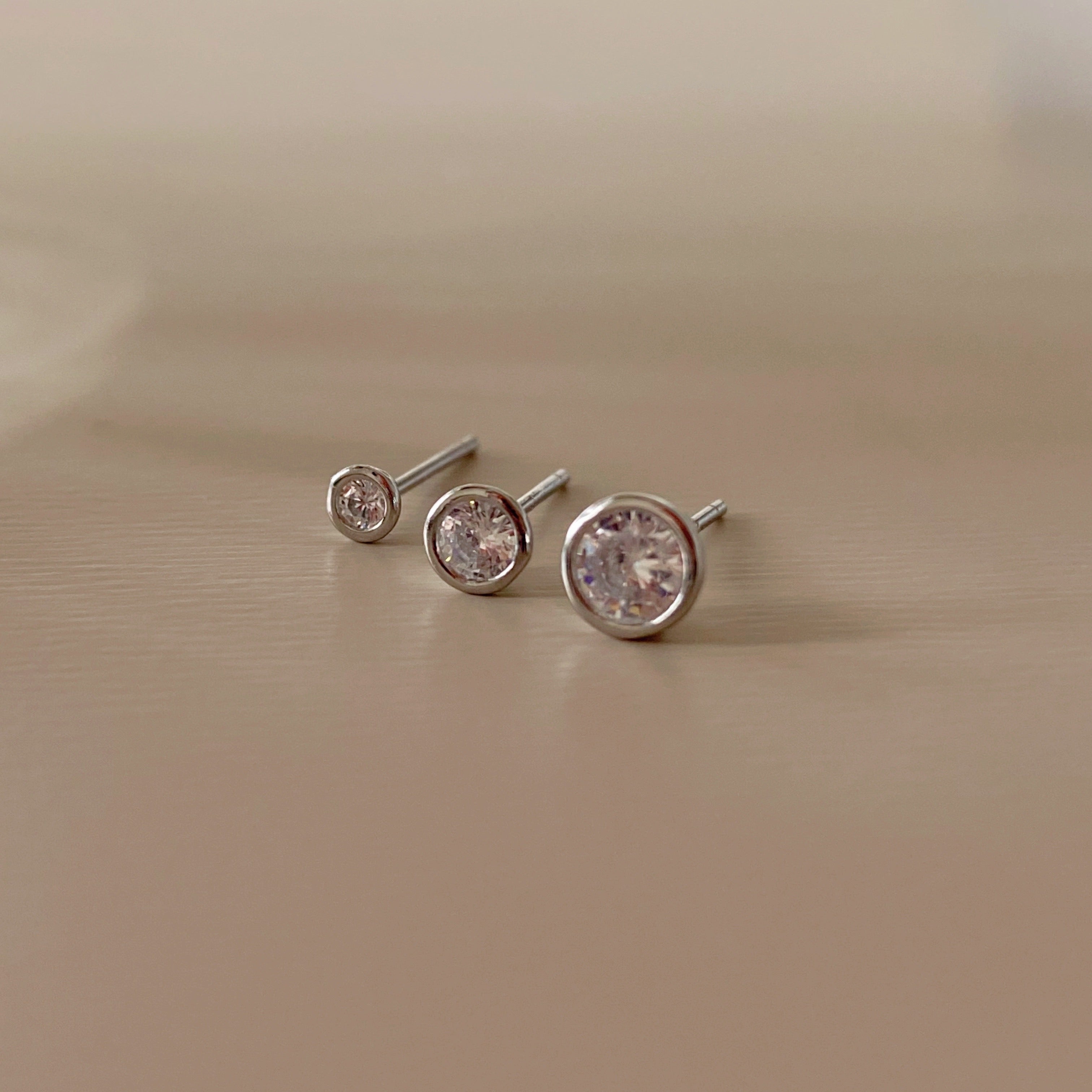 CZ studs (VERMEIL)