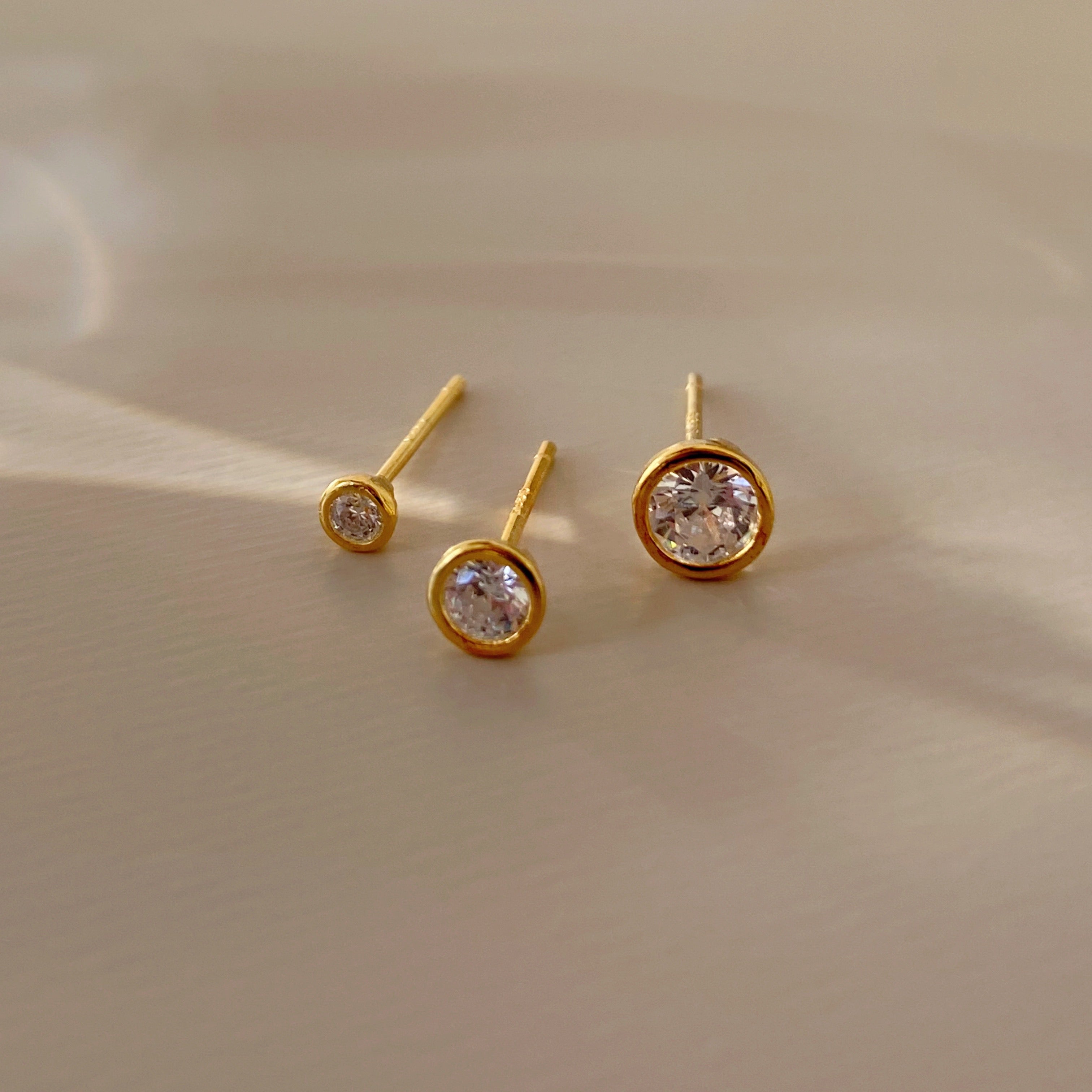 CZ studs (VERMEIL)