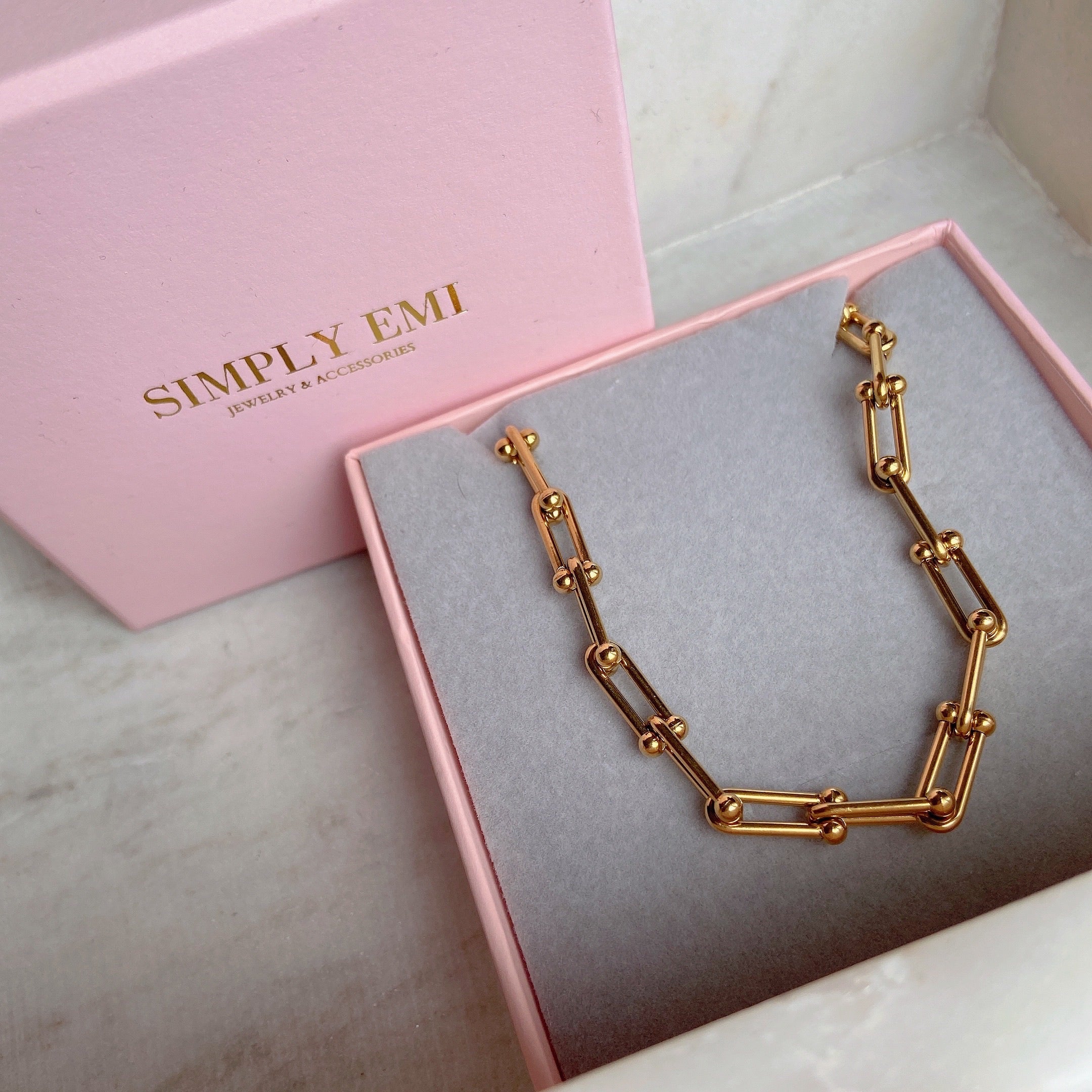 Everly mini chain